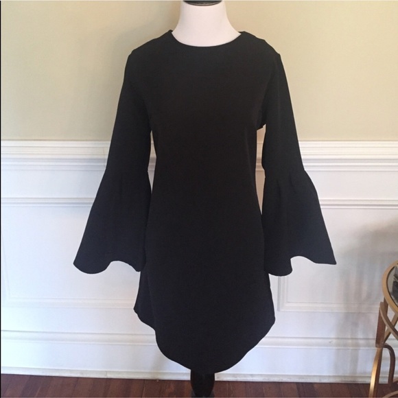 Dresses & Skirts - Bell sleeve dress ❤️